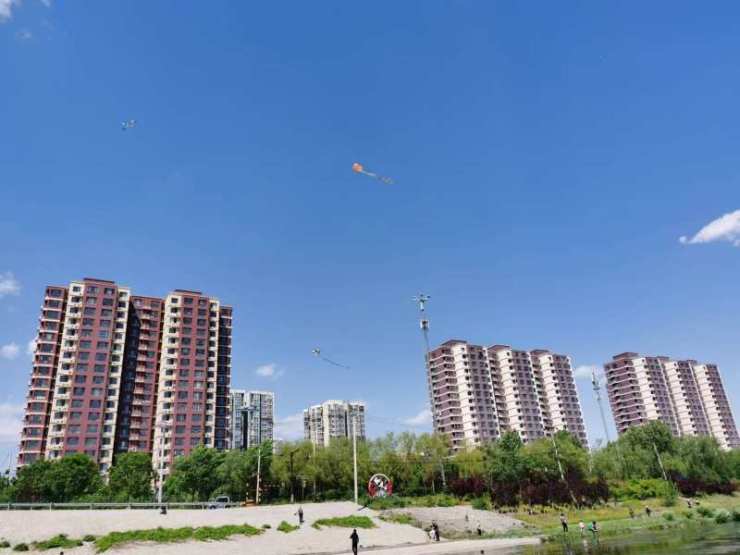 4月各线城市房价降幅继续扩大，全国新房待售面积增至约7.46亿平米
