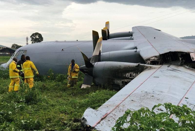 突发！美国加州一小型飞机坠毁 致2人死亡