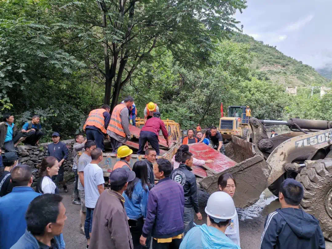 水利部全力做好四川汉源县暴雨泥石流灾害应急处置工作