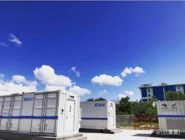工业富联：市值单日蒸发超300亿元，AI服务器业务喜忧参半