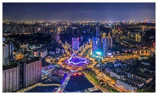 人保服务 ,人保财险 _儿童主题乐园市场调研报告：平台称2024年国庆期间长三角主题乐园亲子订单环比增长超3倍