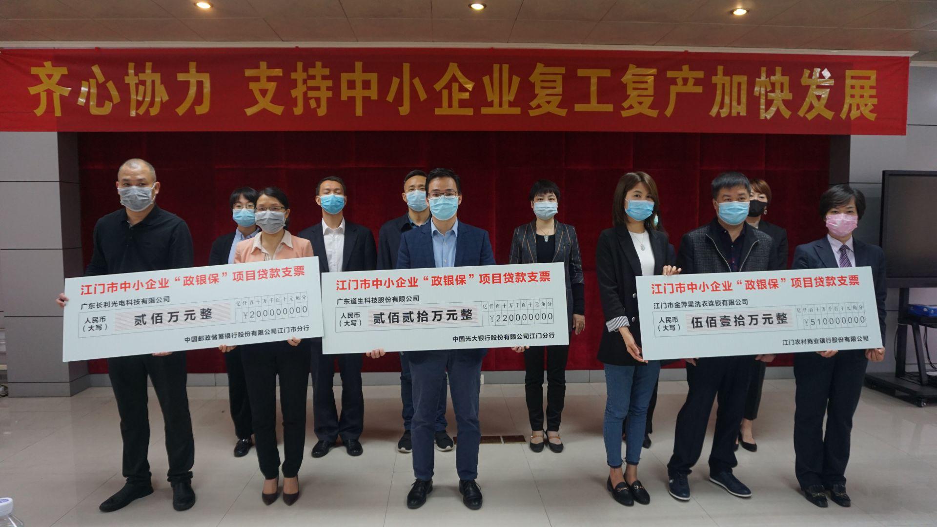 厨房必备电器:2025年燃气灶具行业市场深度调研_保险有温度,人保财险政银保