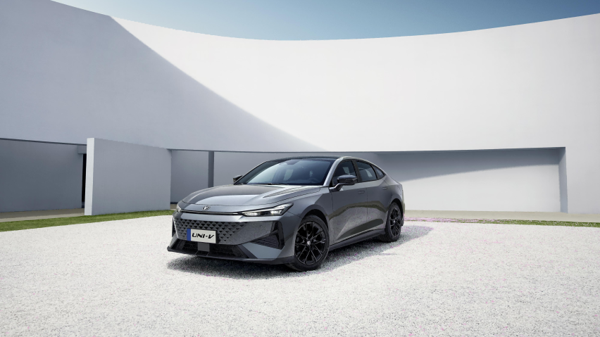 长安汽车获得外观设计专利授权:“用于电子设备的带控制循迹倒车图形用户界面”