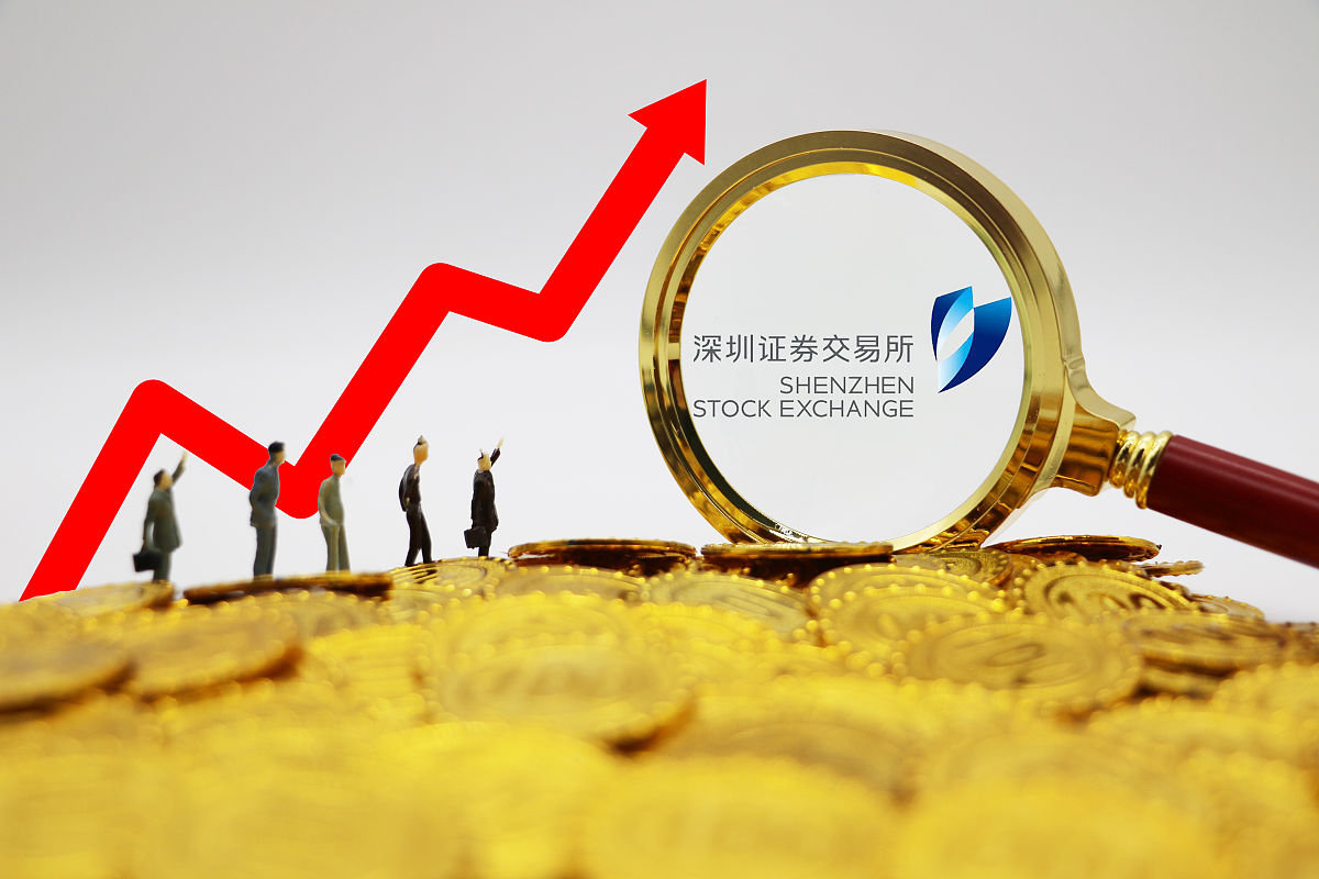 创成长指数领涨宽基，单日相对创业板指数超额涨幅明显