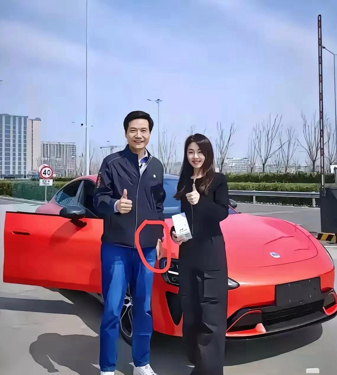 博士眼镜董事ALEXANDER LIU个人名下持股减少142.75万股，涉及金额3951.32万元