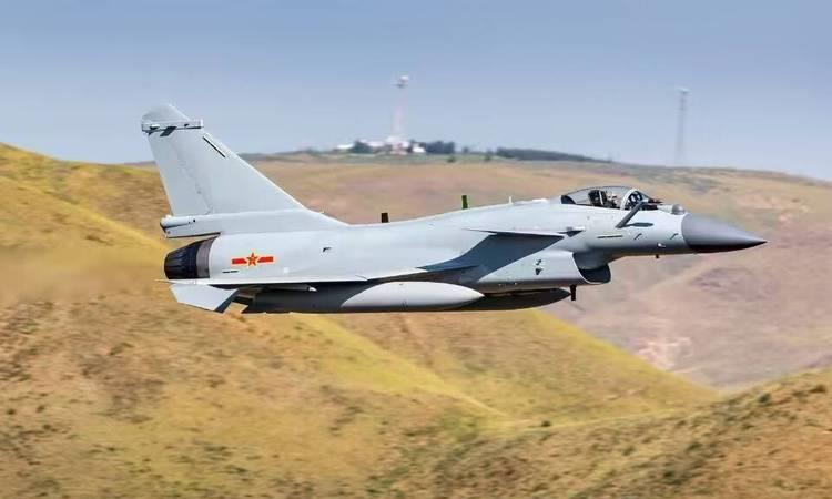 印尼将军提到歼-10笑得很开心