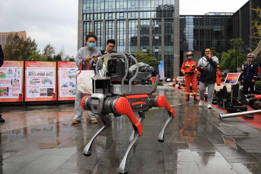 四川：加快推动机器人向社区家庭、应急救援等场景拓展