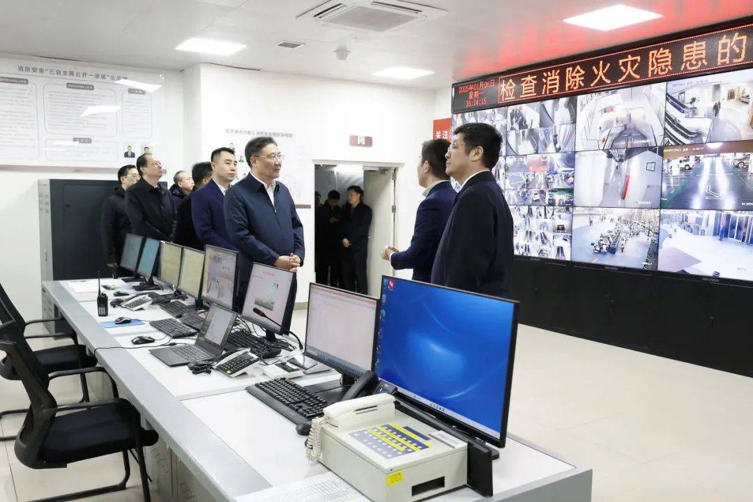 商务部部长王文涛会见南非贸易、工业和竞争部部长帕克斯·陶