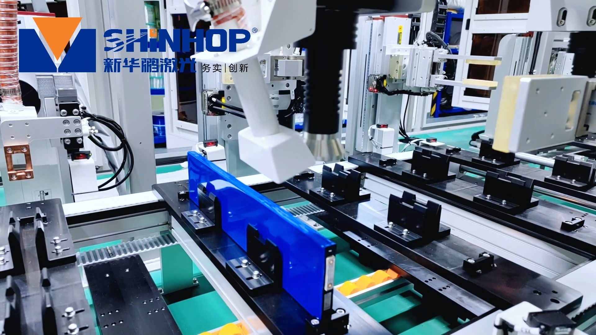 联赢激光获得实用新型专利授权：“电池模组入箱设备”