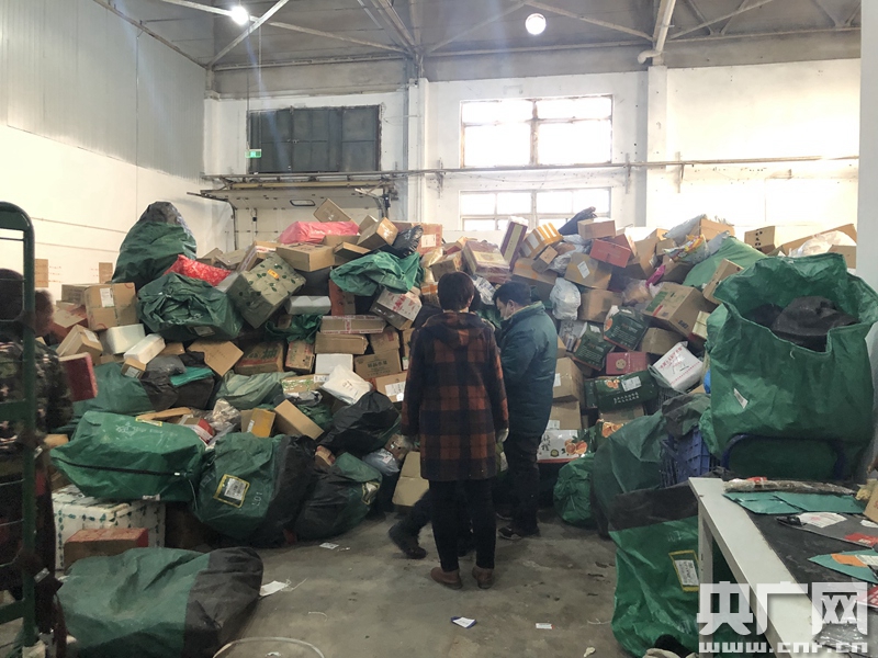 “派送时效受影响”，五家快递回应快件泡水咋理赔