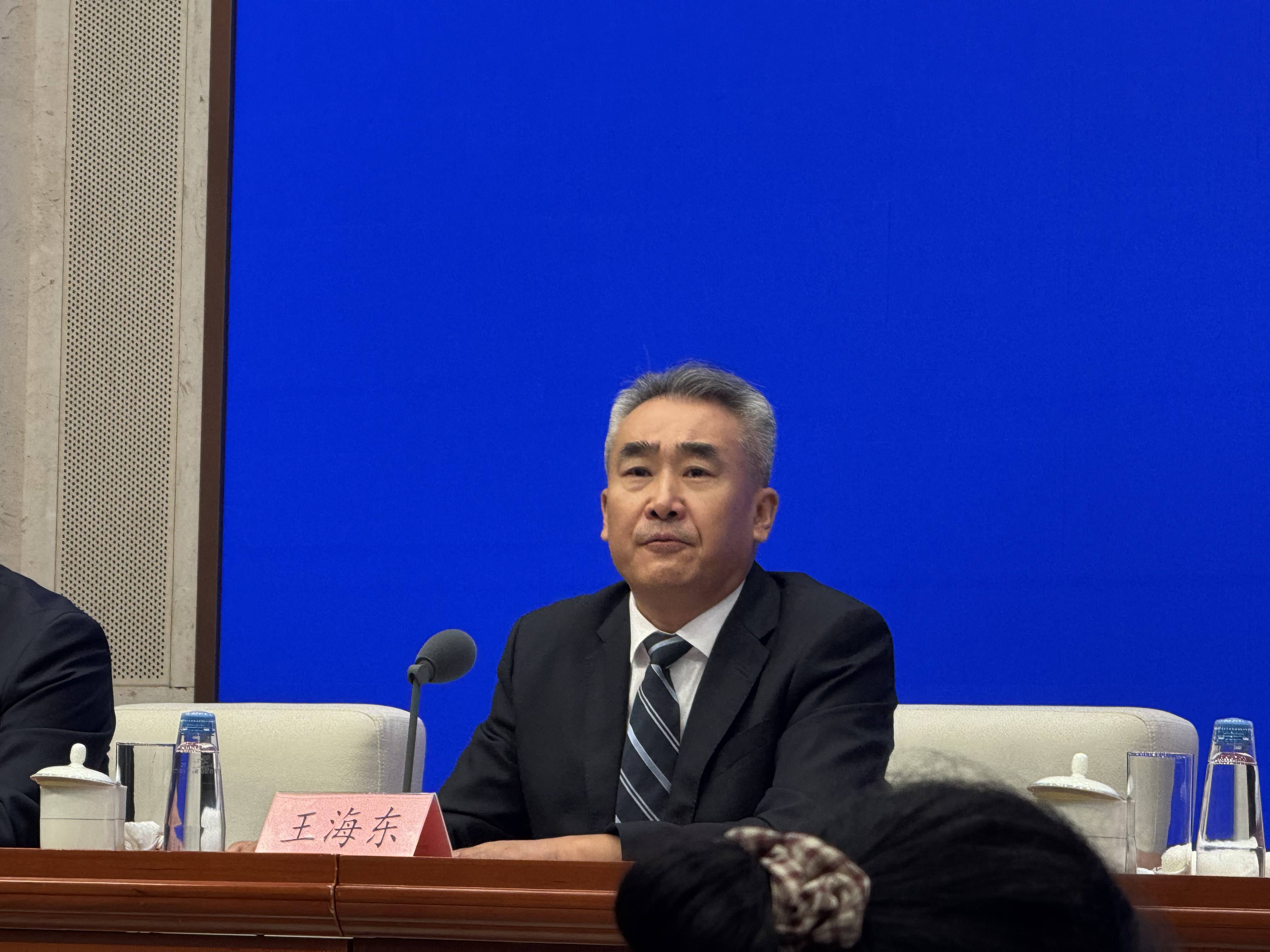 国家卫健委王海东：对3岁以下婴幼儿家庭提供生育支持是国际通行做法