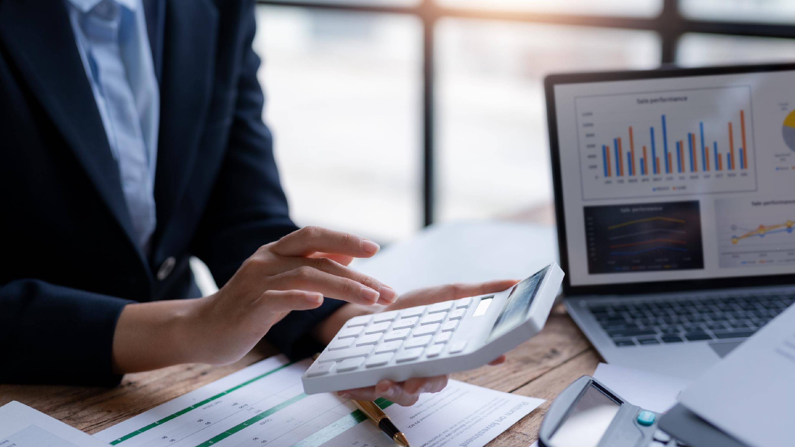 德意志银行助力宝马重返熊猫债市场 成功发行35亿元人民币债券