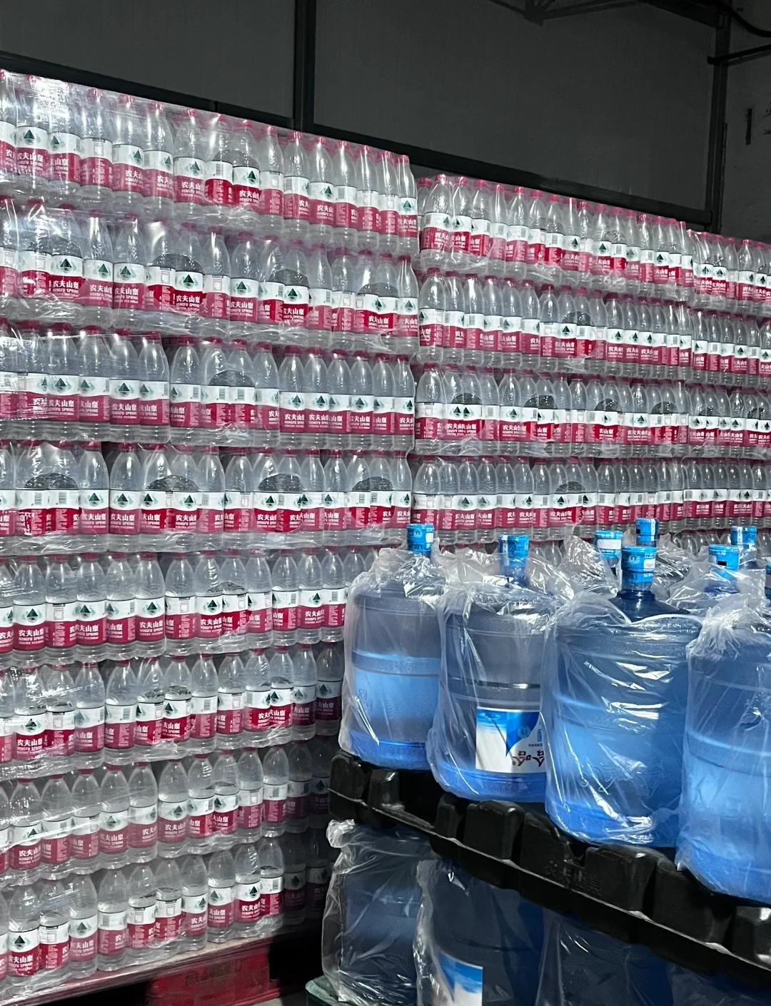 调查：香港供货商冒用乐百氏品牌给港府供桶装水，记者探访内地实际供水厂家，知情人士称“涉事水厂水质合格，未有串通行为”