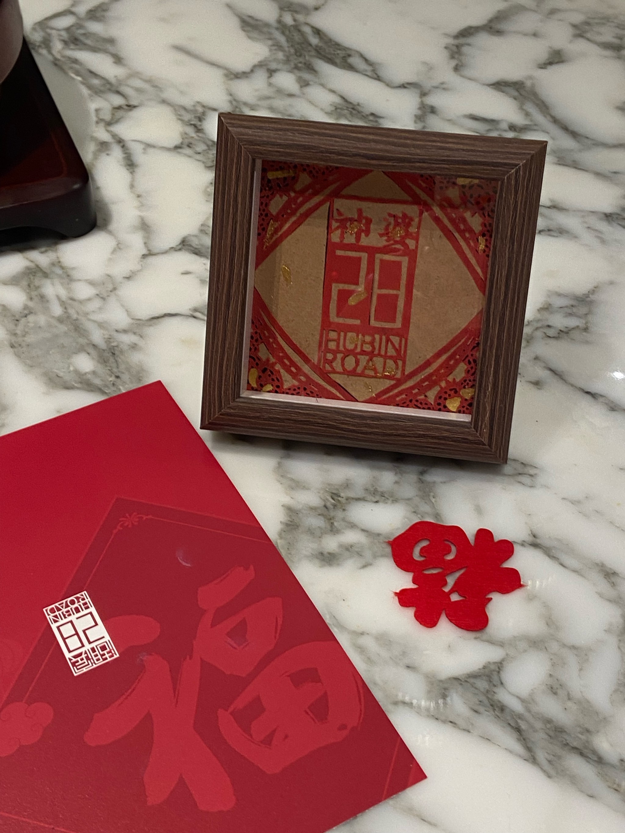 万事利获得外观设计专利授权:“丝巾(庭院深几许)”