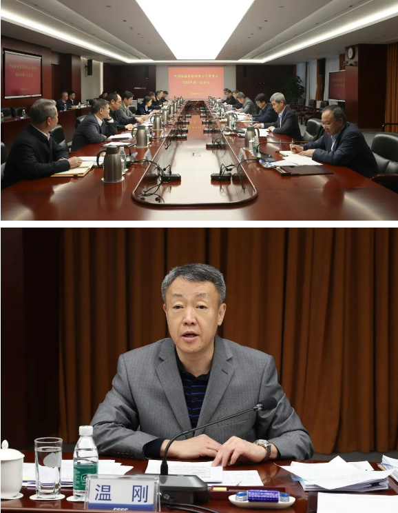 黄山胶囊：8月22日召开董事会会议