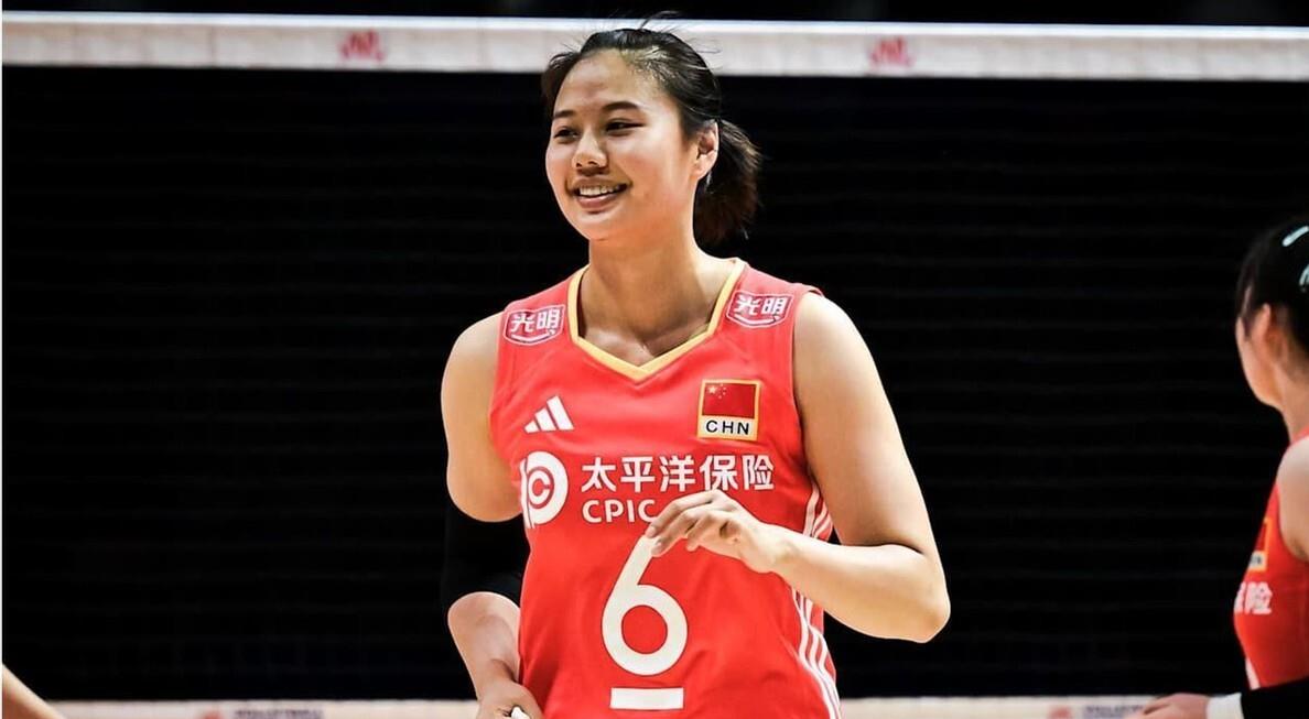 中国女排世锦赛首战告捷!队服胸前logo吸睛了