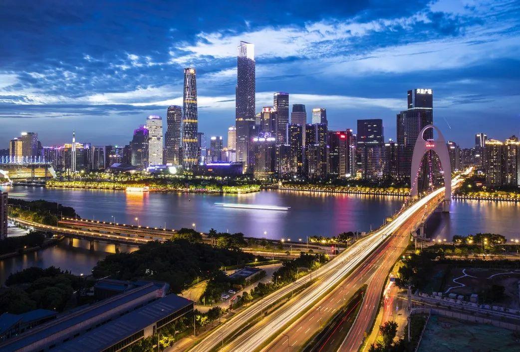 黄洪:建议尽快建立粤港澳大湾区统一金融大市场