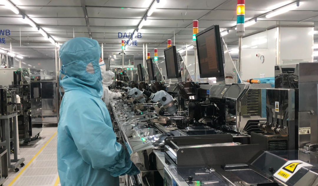 王府井：上半年净利润8110.47万元，同比下降72.33%