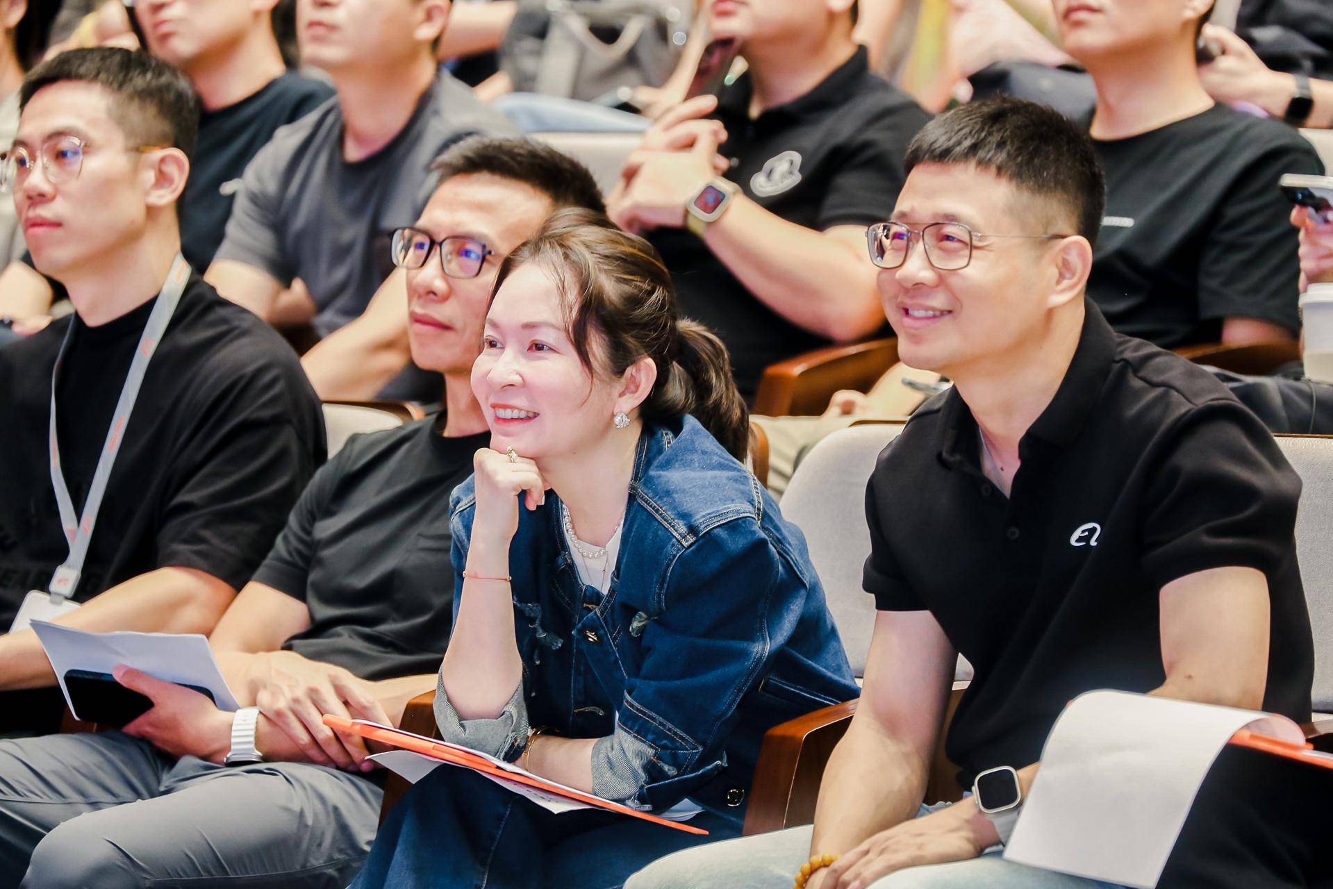 淘天集团发布丰收节“金秋消费惠农计划”，投入20亿助力农产品上行