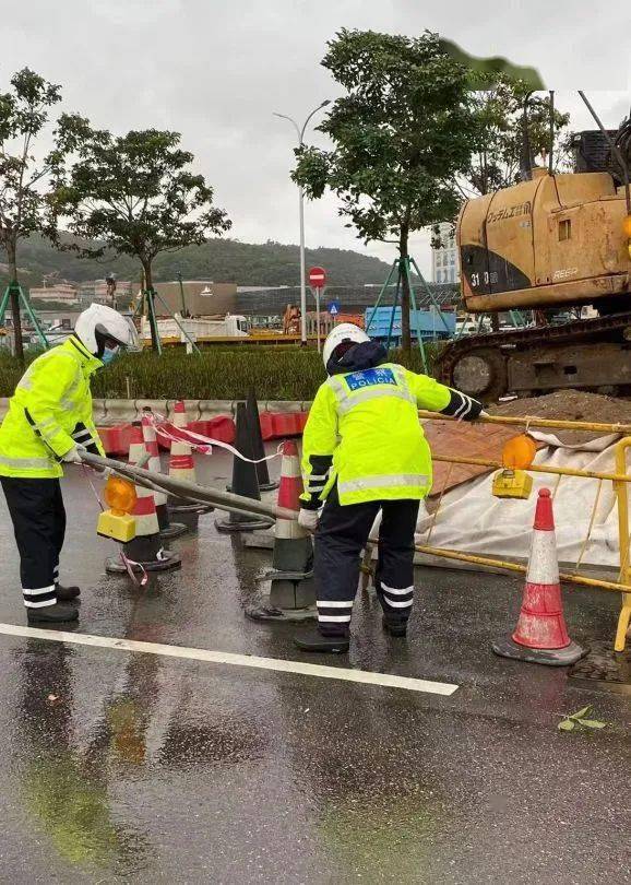 “八号风球”生效 香港市民提早部署有序防风