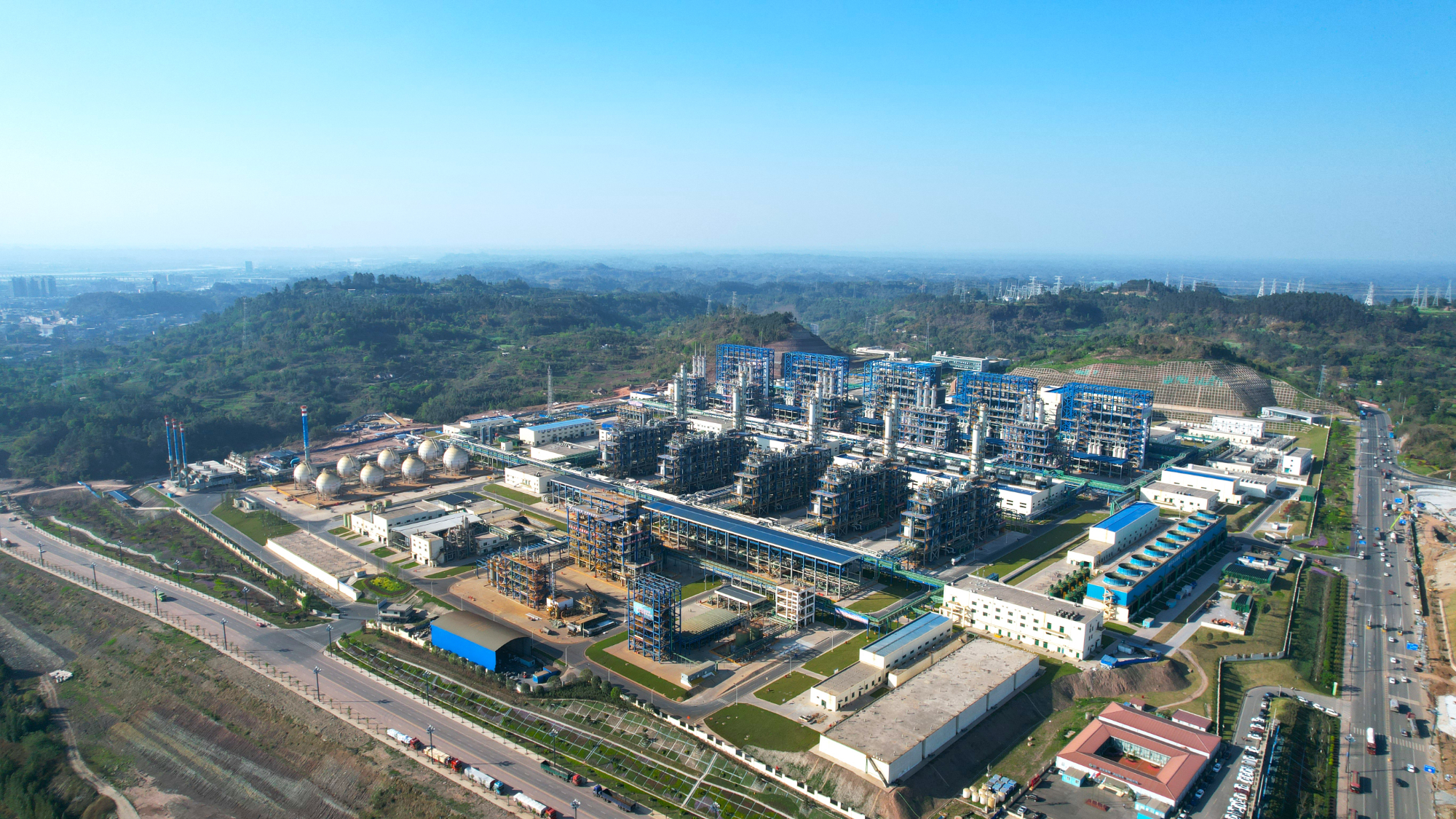 协鑫科技三季度盈利9.6亿 颗粒硅成本降至24.16元/公斤