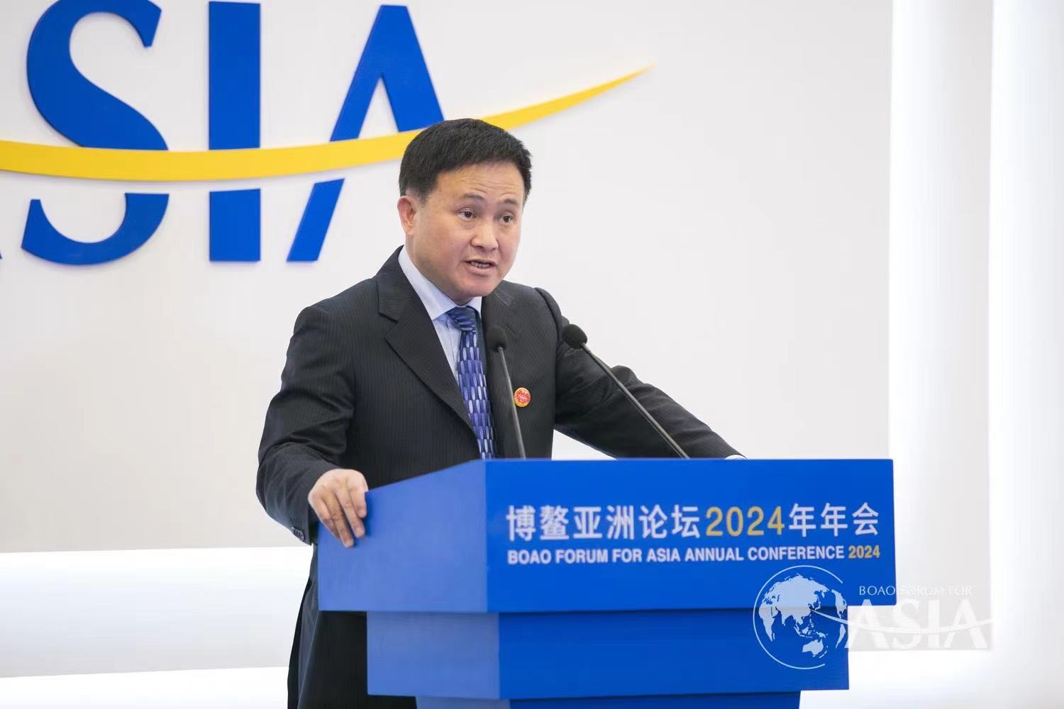 中国人民银行行长潘功胜会见新兴市场经济体高级官员