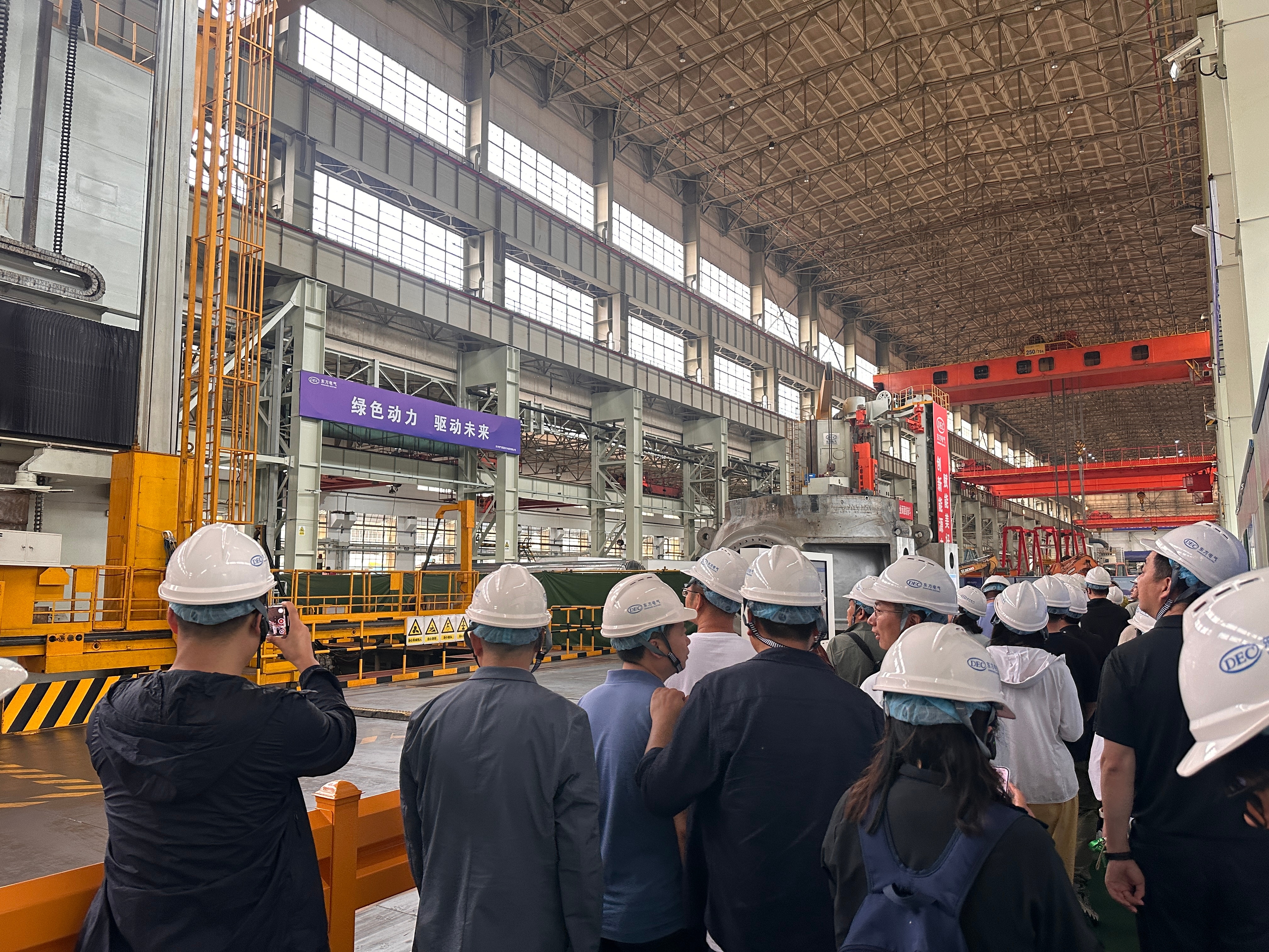 风电产业迎政策利好，电气风电大涨超14%