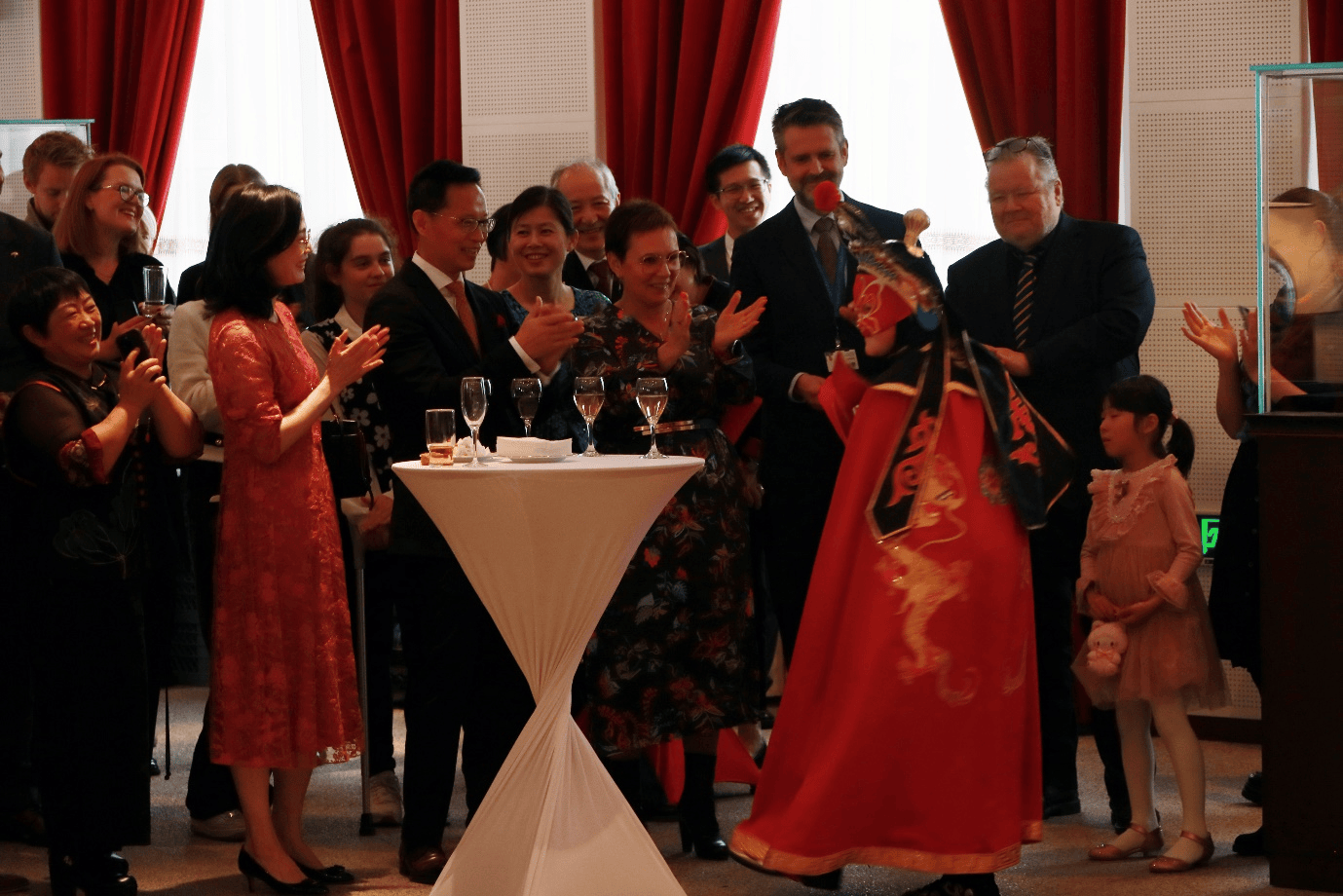 中共中央台办、国务院台办举办设立台湾光复纪念日招待会