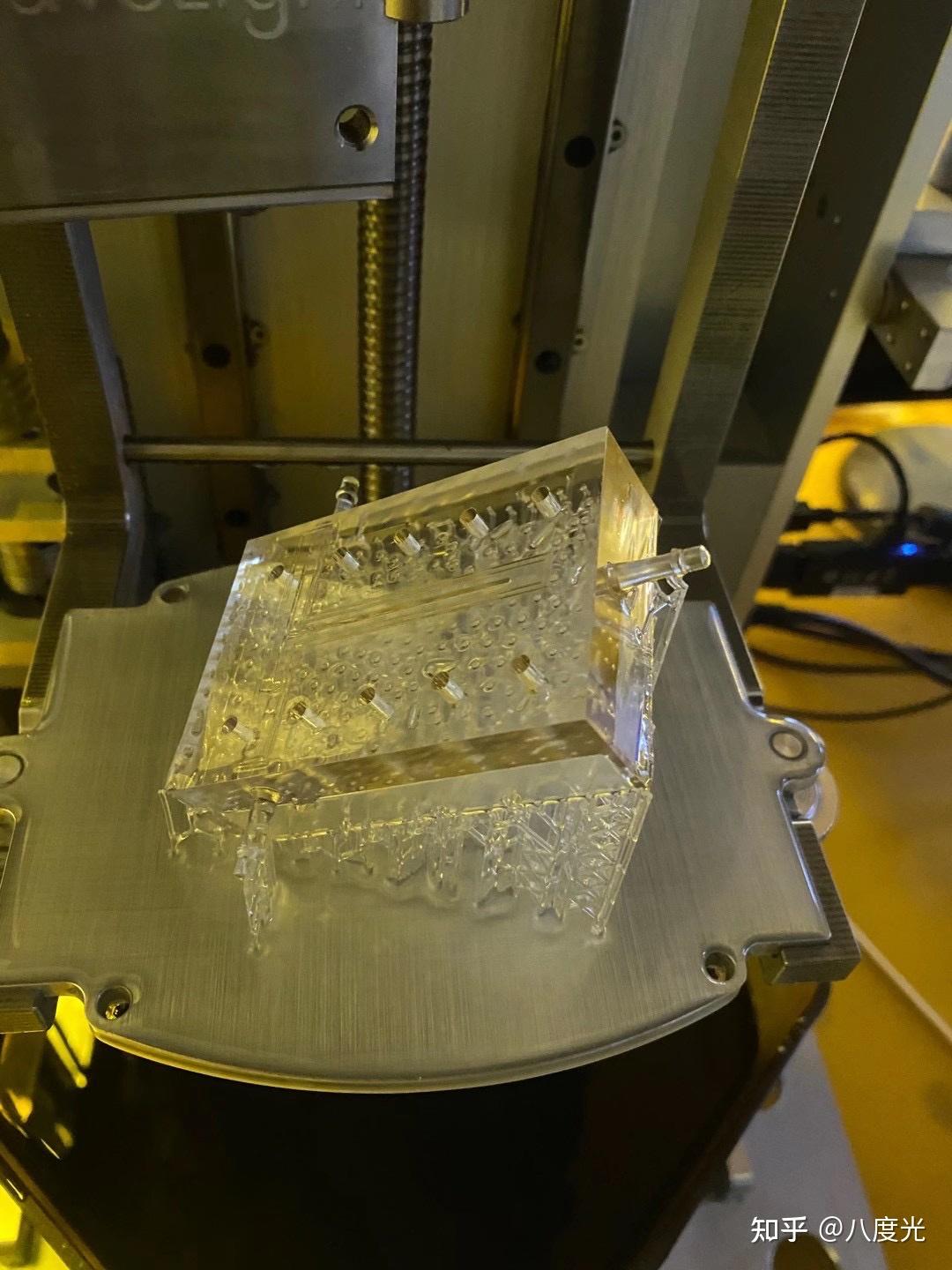 微型3D打印机助力医生精准修复声带