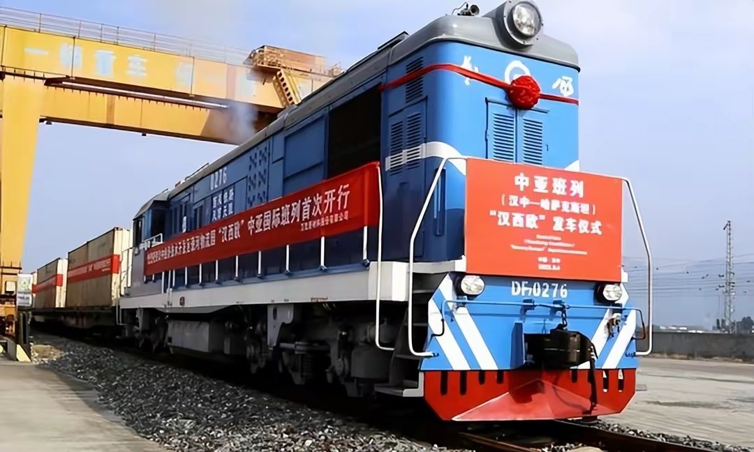 辽宁港口集团开通“美西中东”集装箱远洋干线