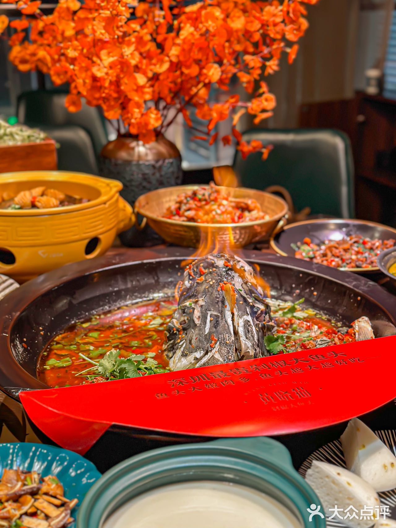 2025大众点评“必吃榜”港澳台及海外地区新开15城，全球首场海外发布会落地迪拜