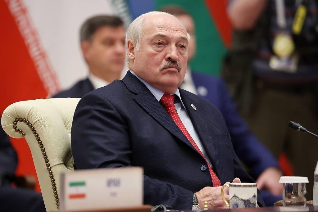 俄哈元首签署宣言将双边关系提升至全面战略伙伴联盟水平