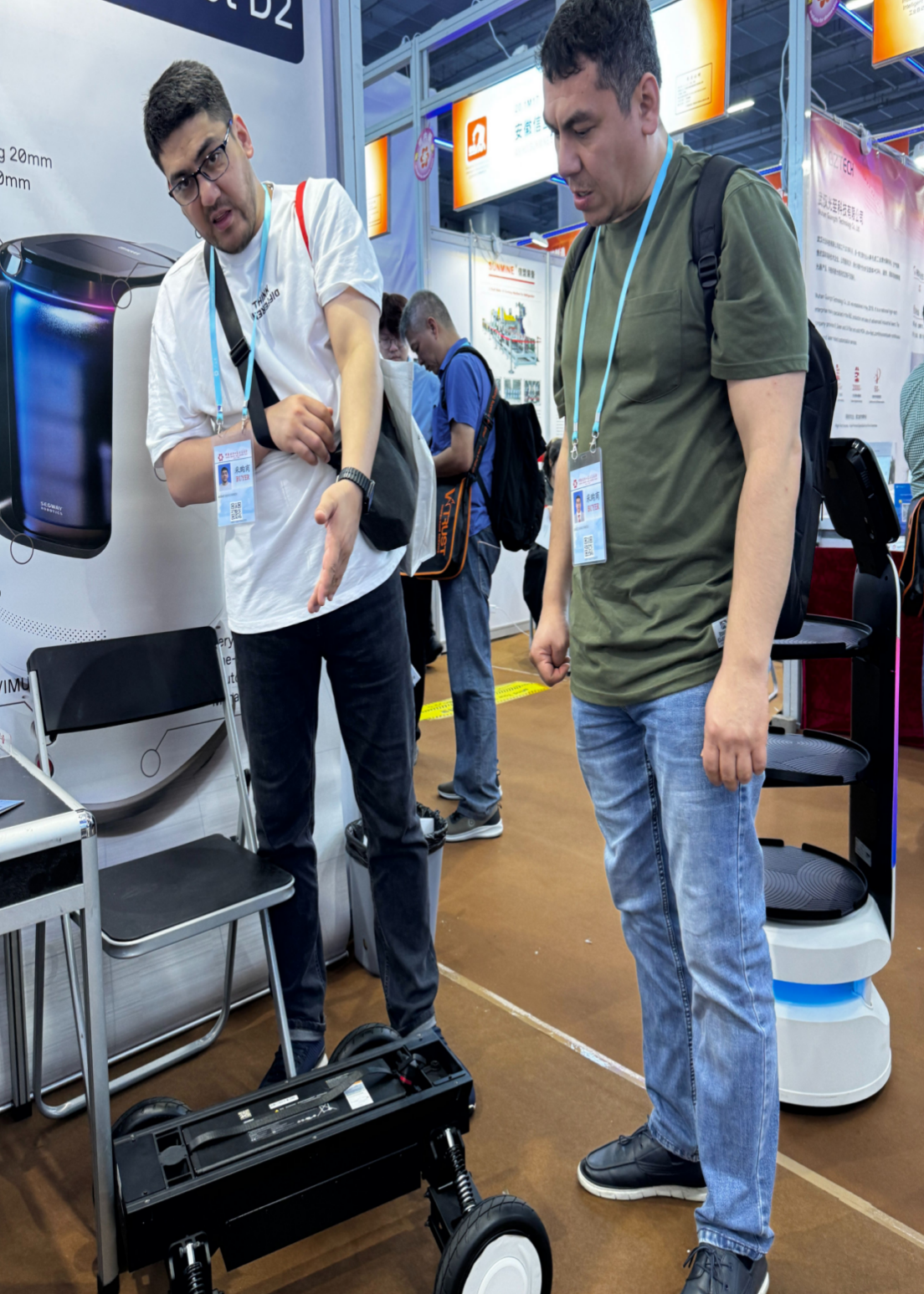 硅宝科技：公司暂无机器人领域的客户及订单