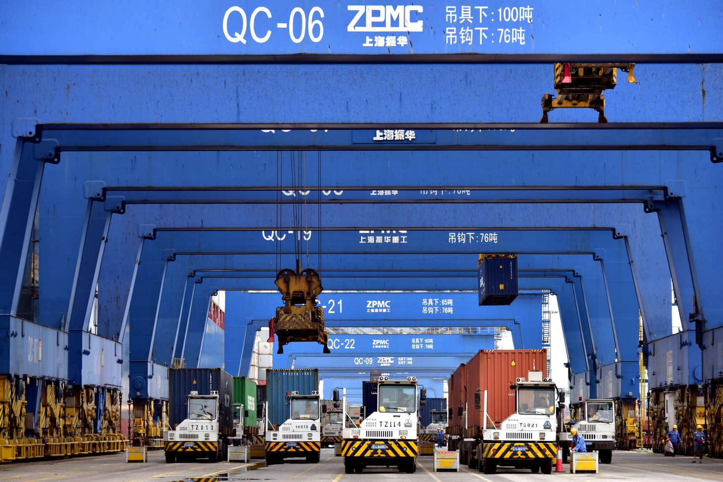 前10月全国铁路完成固定资产投资同比增5.7%