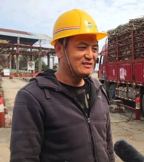 广西柳城县“甜蜜事业”开榨