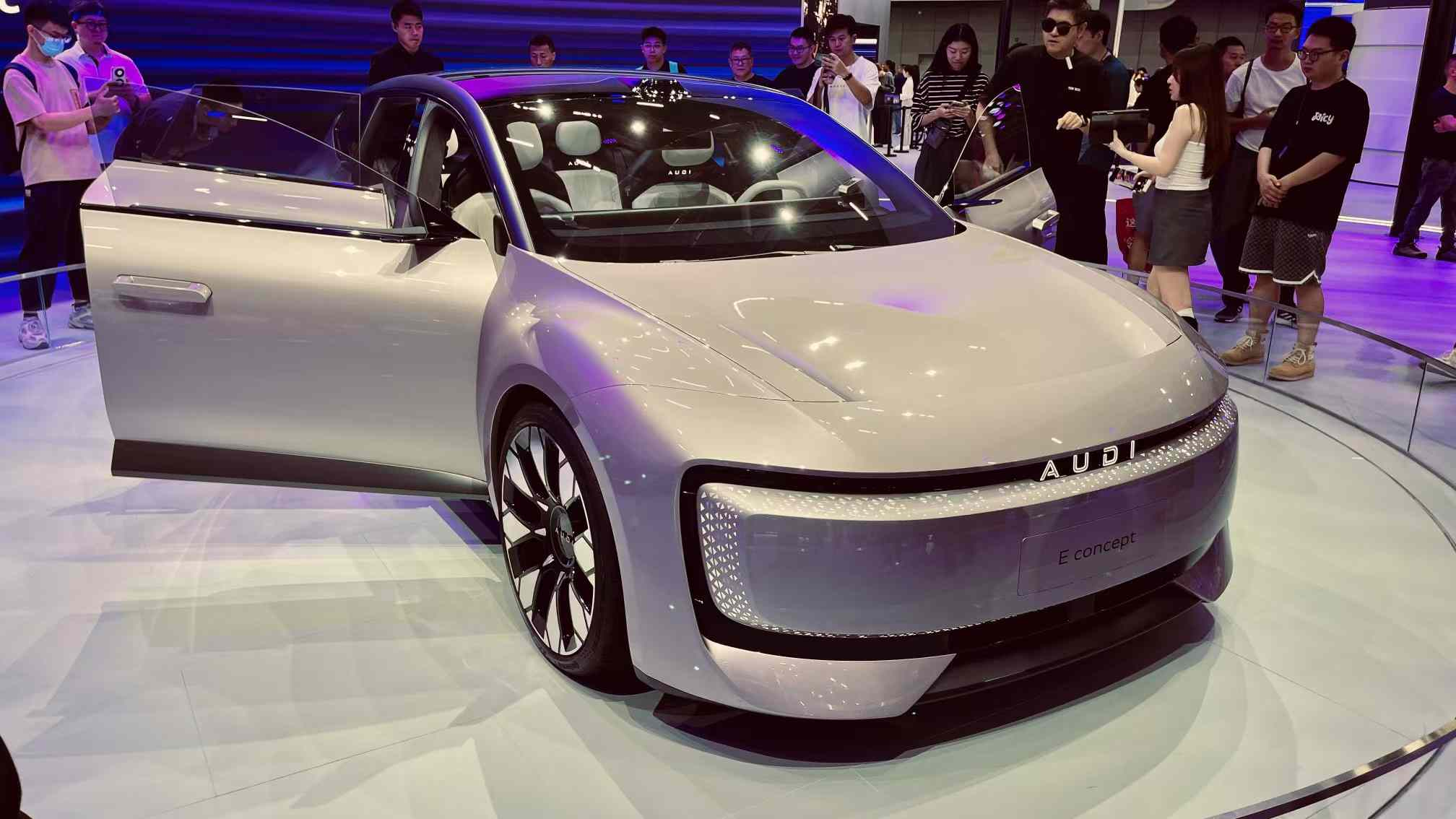 直击2025广州车展：智驾成展示重点，合资品牌“油电并行”，“车企+科技公司”开启生态竞合