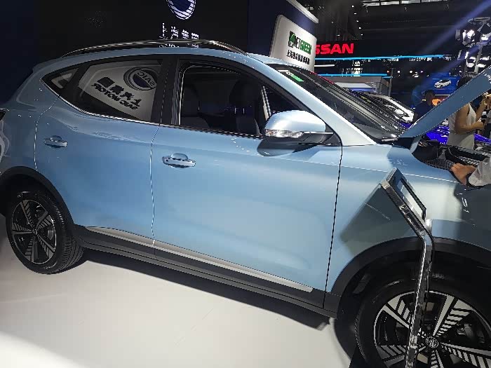 雅化集团：新建3万吨锂盐产线正调试；孚能科技：上杭兴源拟减持 | 新能源早参