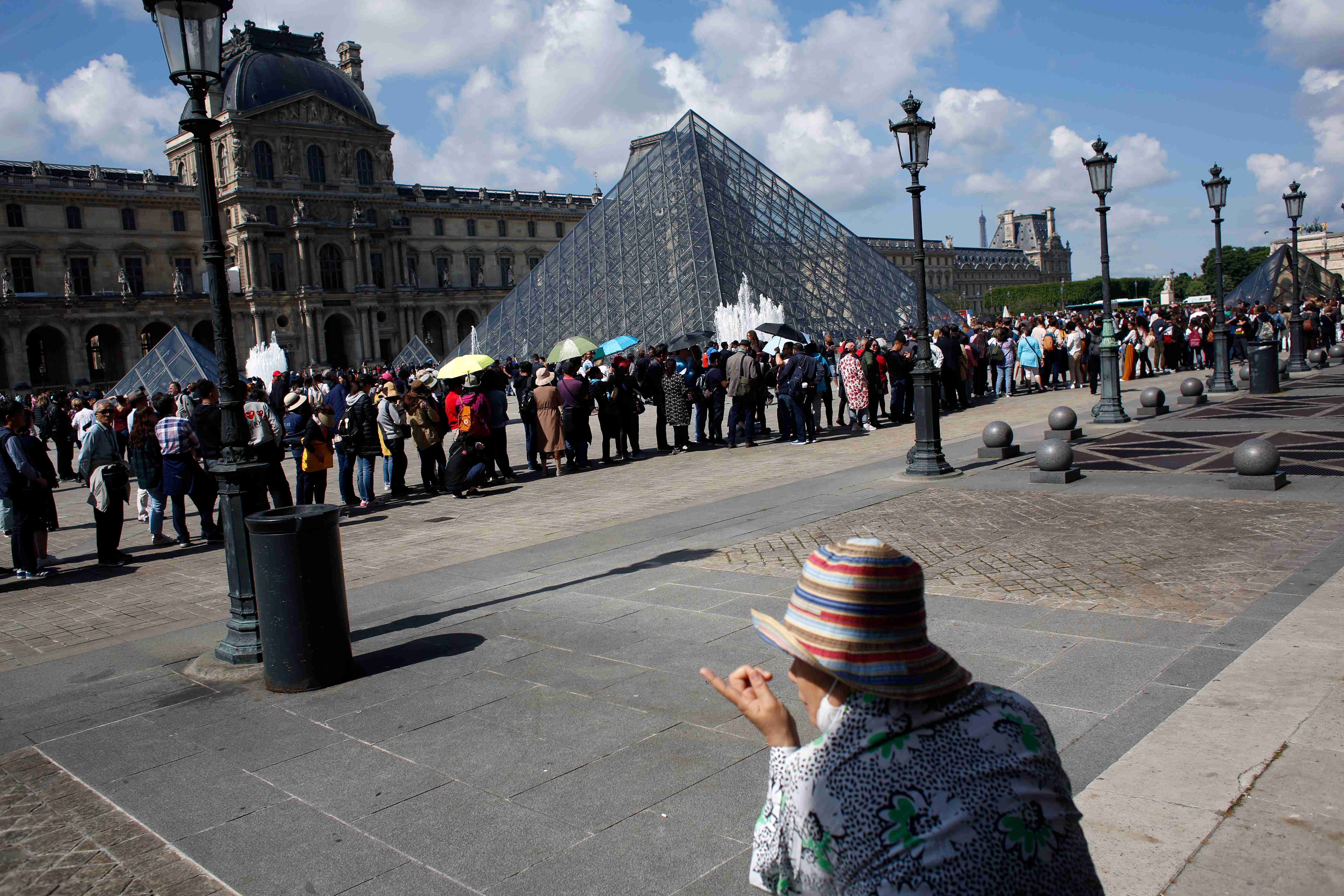 法国卢浮宫员工结束罢工 博物馆恢复对外开放