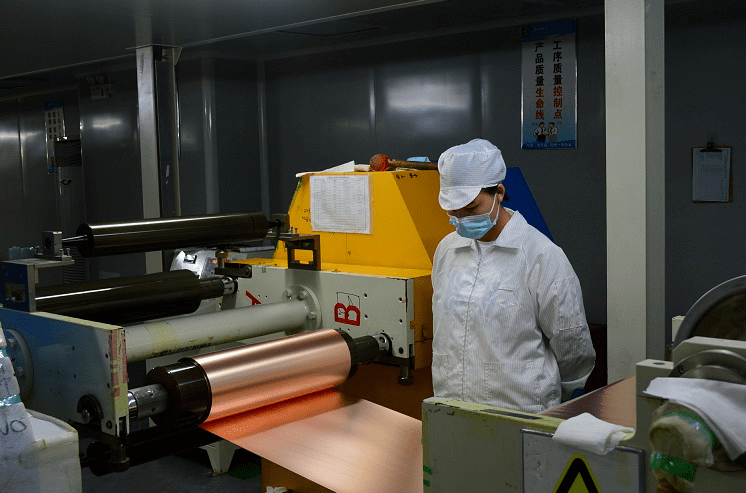 莱特光电:拟开展高频高速覆铜板的核心基材石英纤维电子布的研发生产