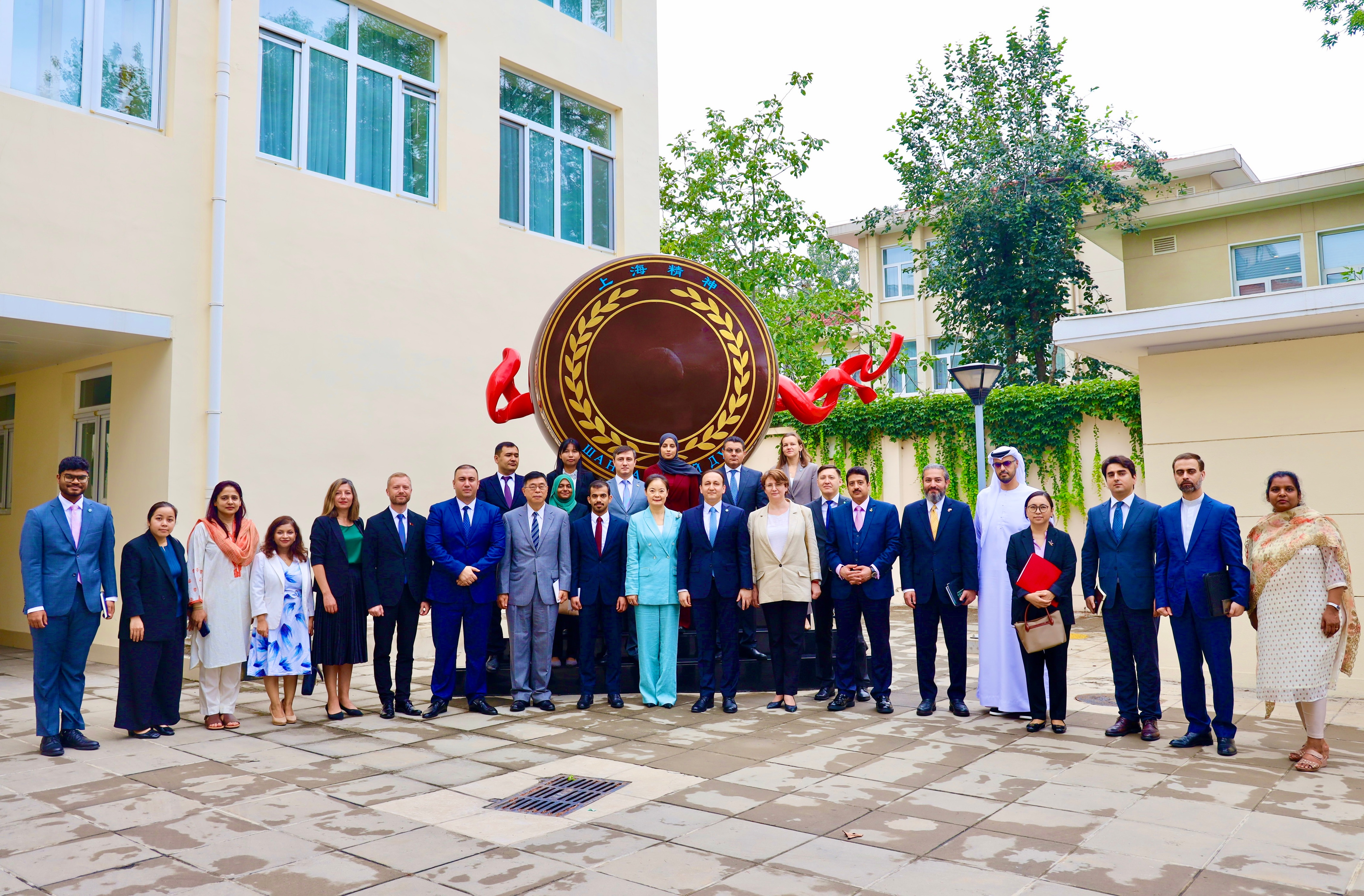 外交部和中国驻委内瑞拉使馆提醒中国公民近期暂勿前往委内瑞拉