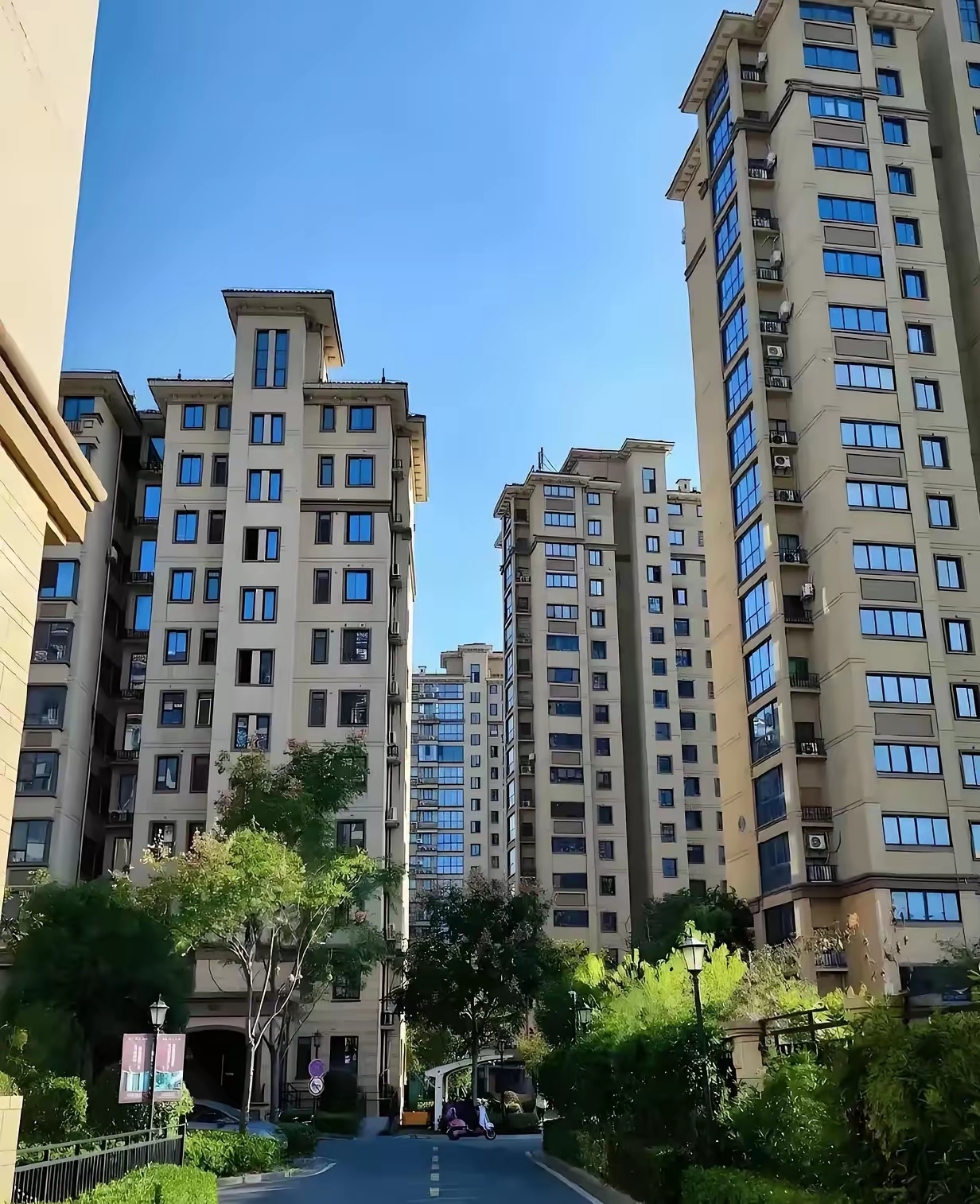 月租5000元不如买房？她年末连夜看房付定金，终于买到！2025年上海二手房成交破25万套，机构：大量刚需集中入场