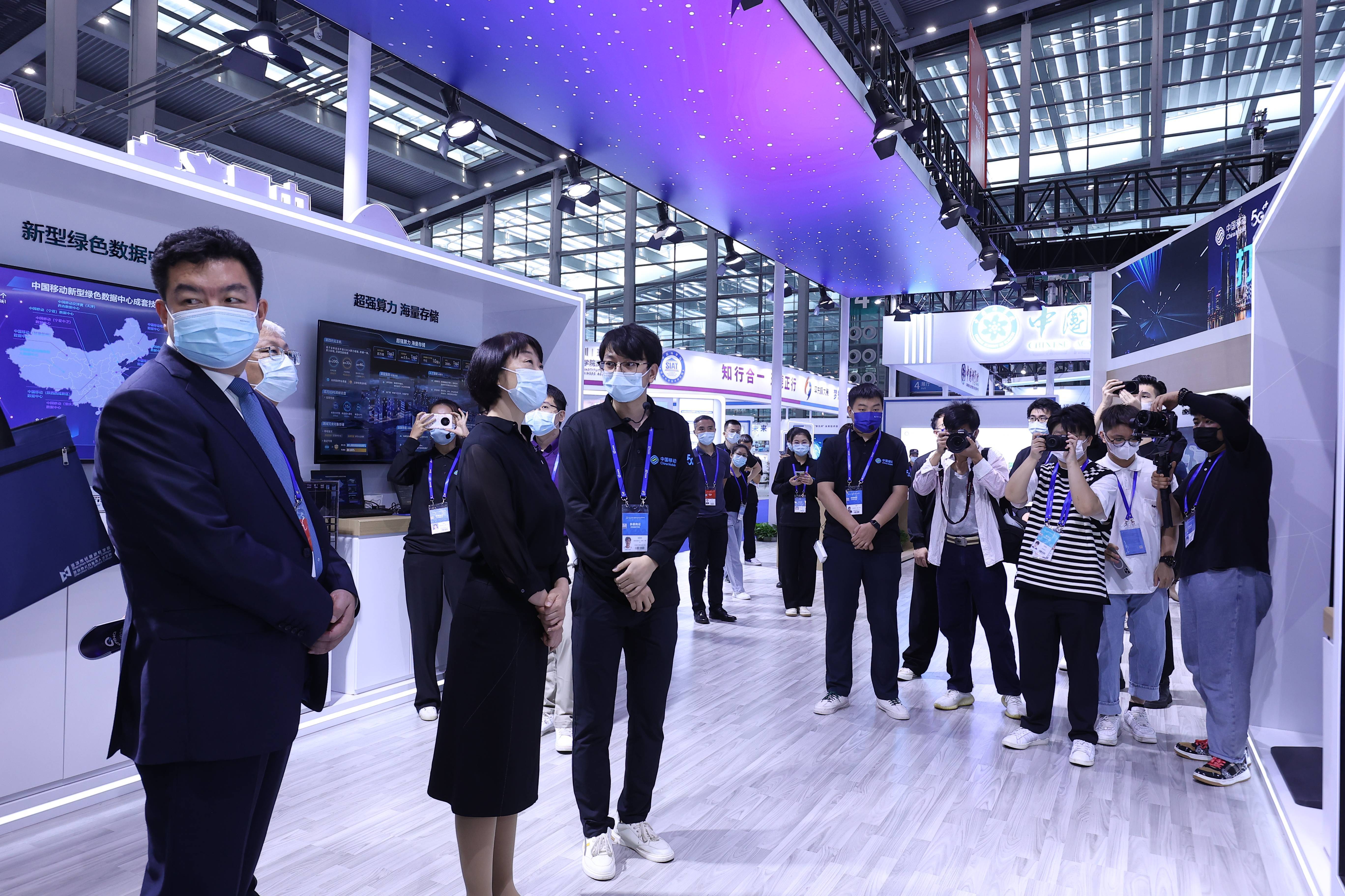 热点问答丨美消费电子展上演讲嘉宾如何谈AI