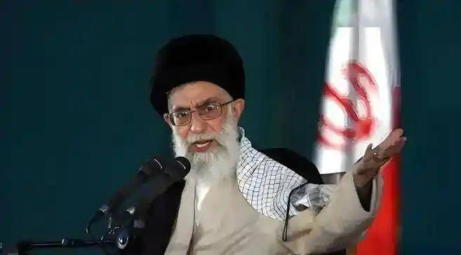 伊朗骚乱，“全国范围”断网，哈梅内伊喊话特朗普；内存涨价潮引爆市场，闪迪大涨37%；韩国回应“无人机入侵朝鲜领空”| 一周国际财经