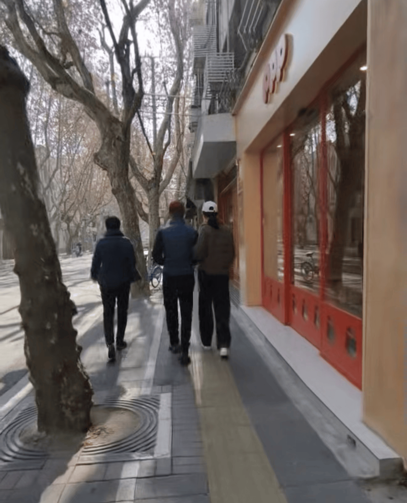 王石首次公开回应离婚传闻：1年被传离婚1次，不要太在乎别人对你的差评，只要理得心安就可以