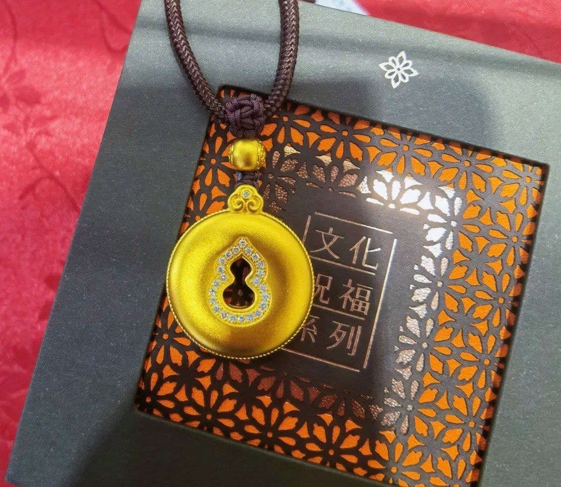 周生生：福袋货品检测结论为足金饰品