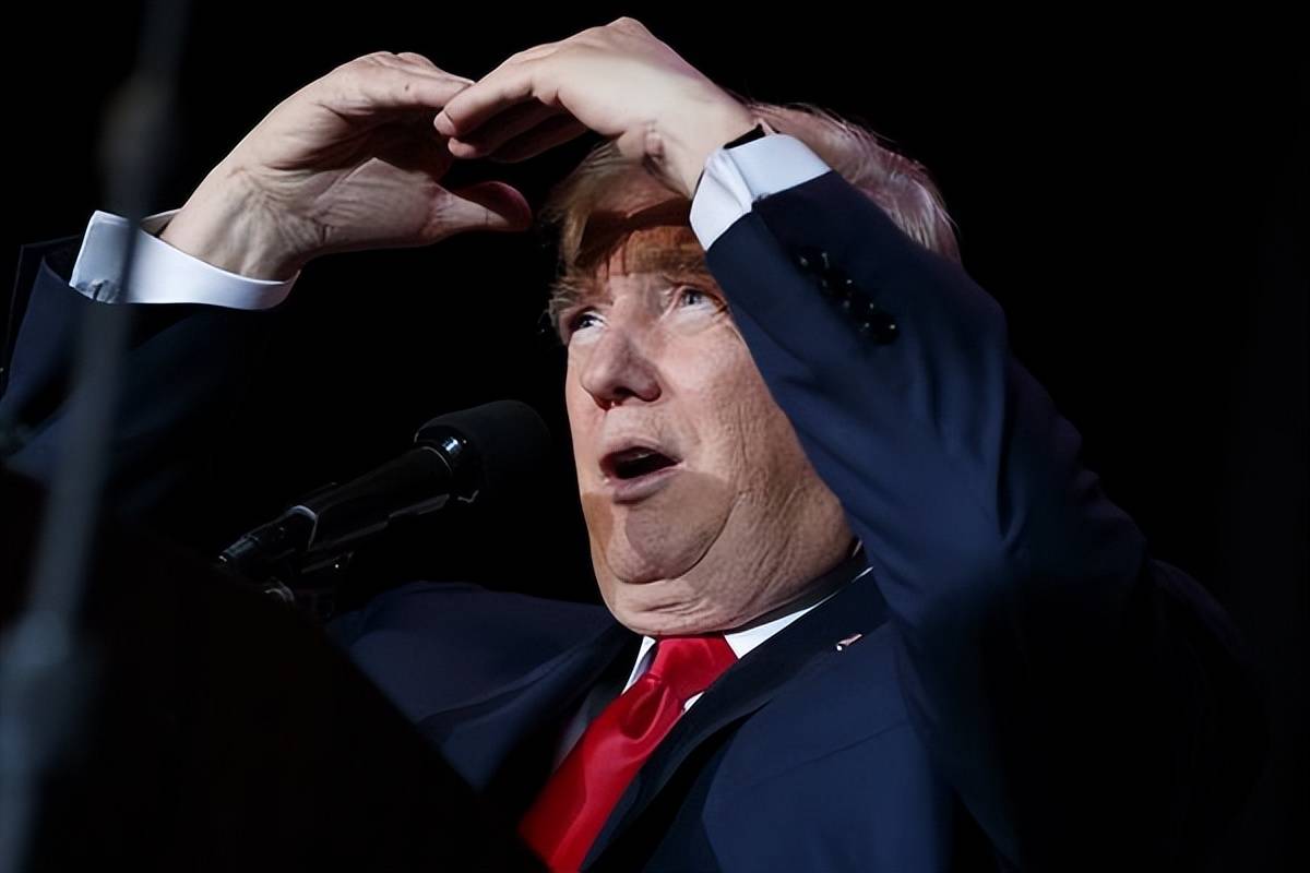 爱泼斯坦案,克林顿公开回应,希拉里发声,这国前高官辞职!