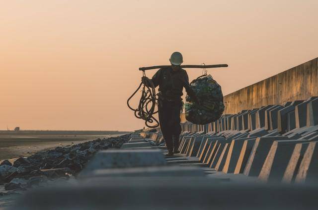 保险有温度,人保有温度_2026石油产业：在多重约束下负重前行的基础产业