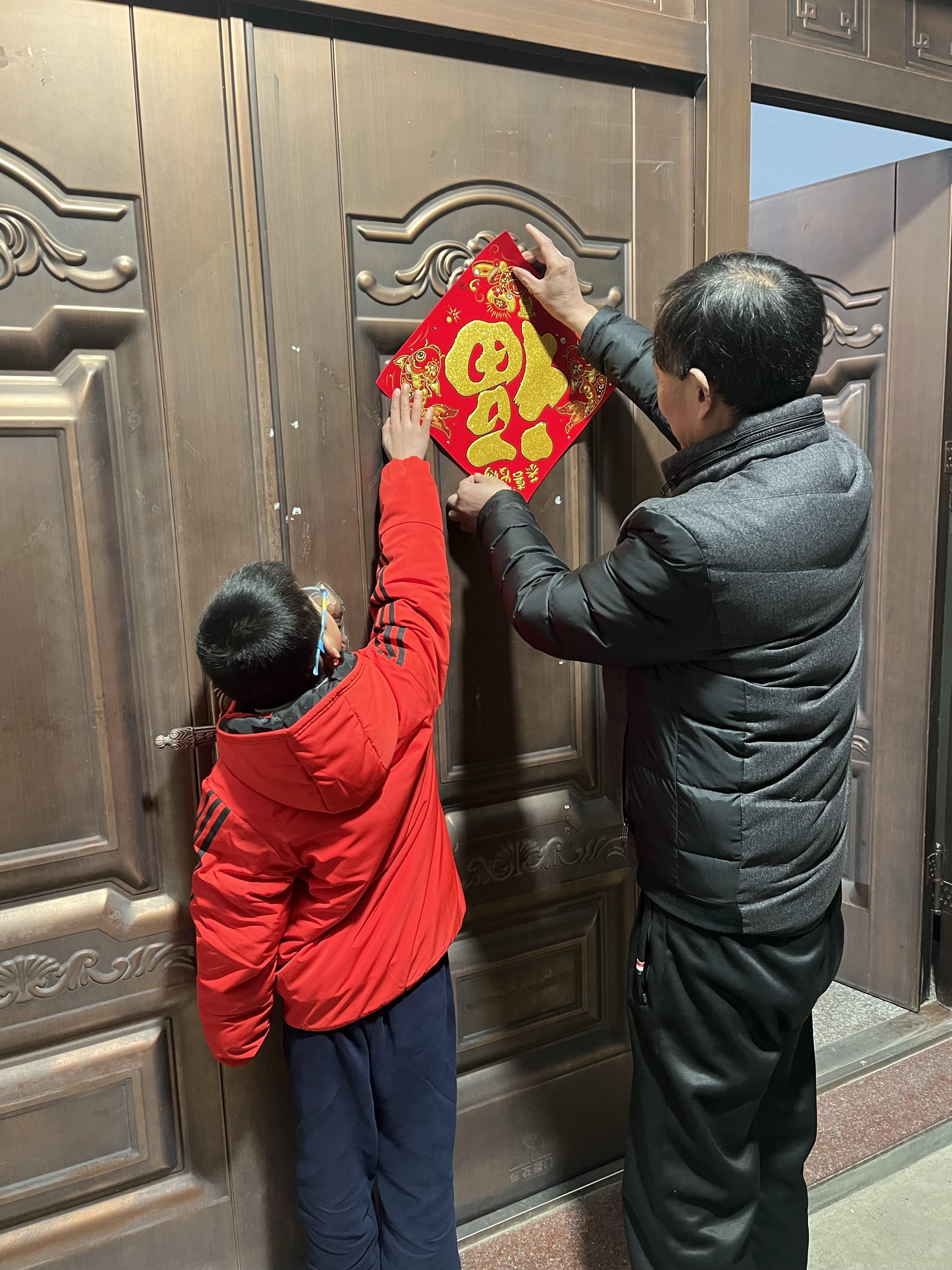 除夕不打烊的快递驿站丨新春走基层