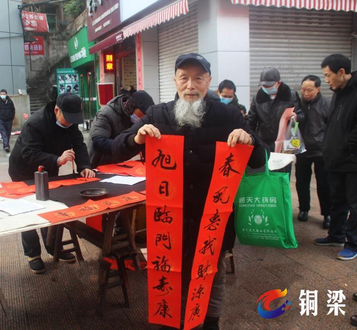 （新春走基层）大庆油田井场寒风中 一双工鞋的“辞旧迎新”