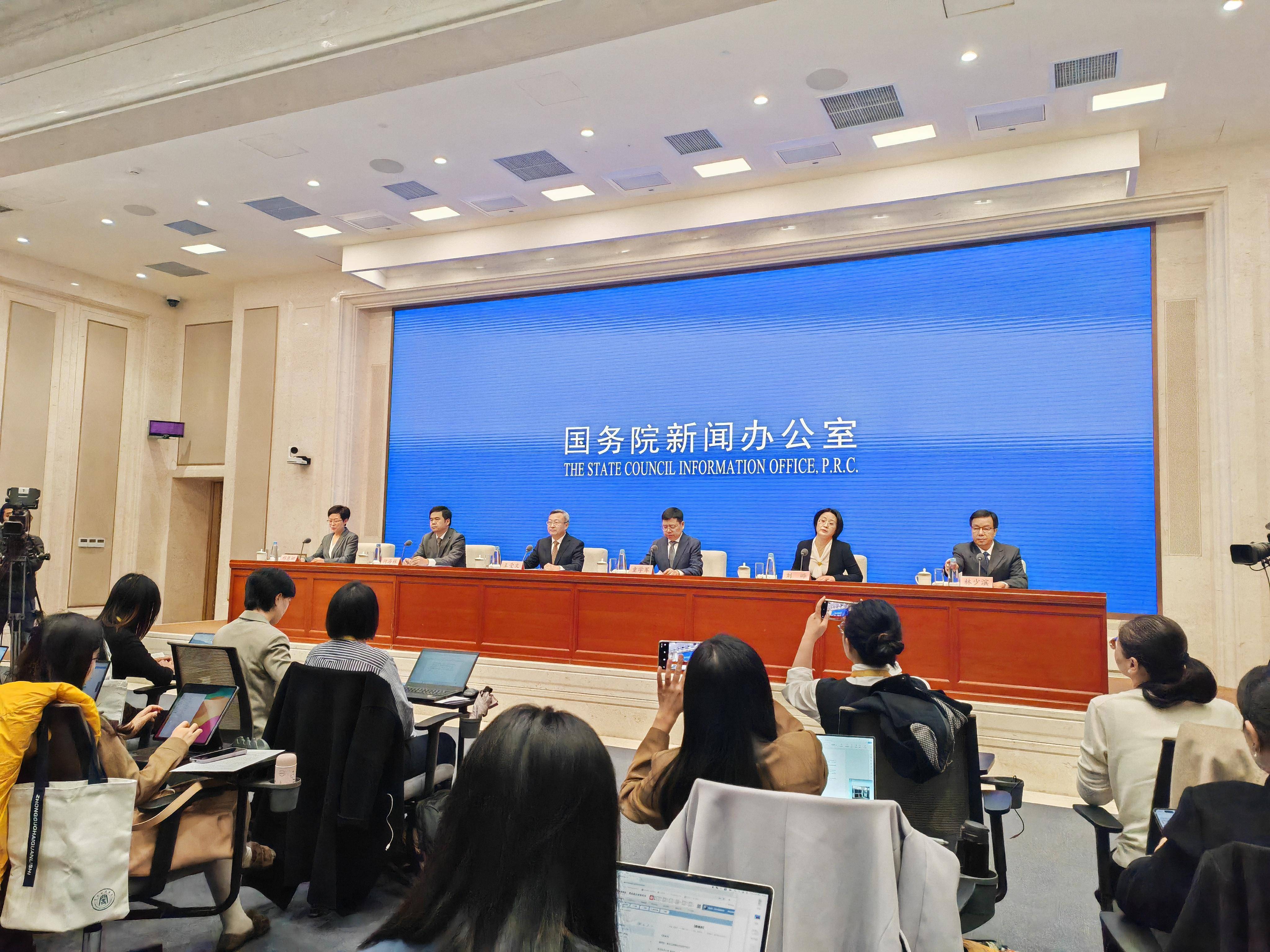 商务部回应英制裁中国企业：敦促英方立即纠正错误做法 撤销对有关中国实体的制裁